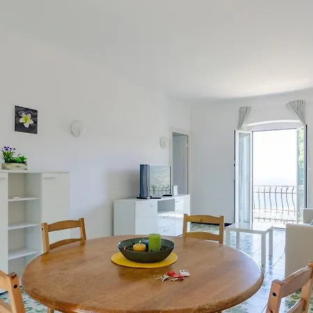 Una Terrazza Su Santa Apartment